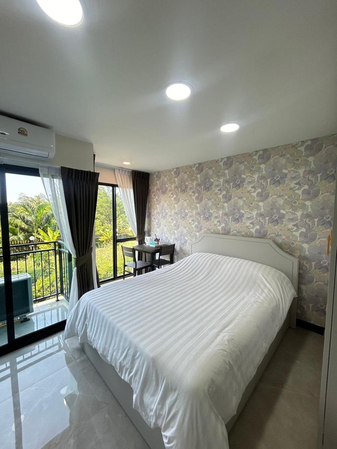 Arunsakhon Luxury Condo Samut Sakhon Exterior photo