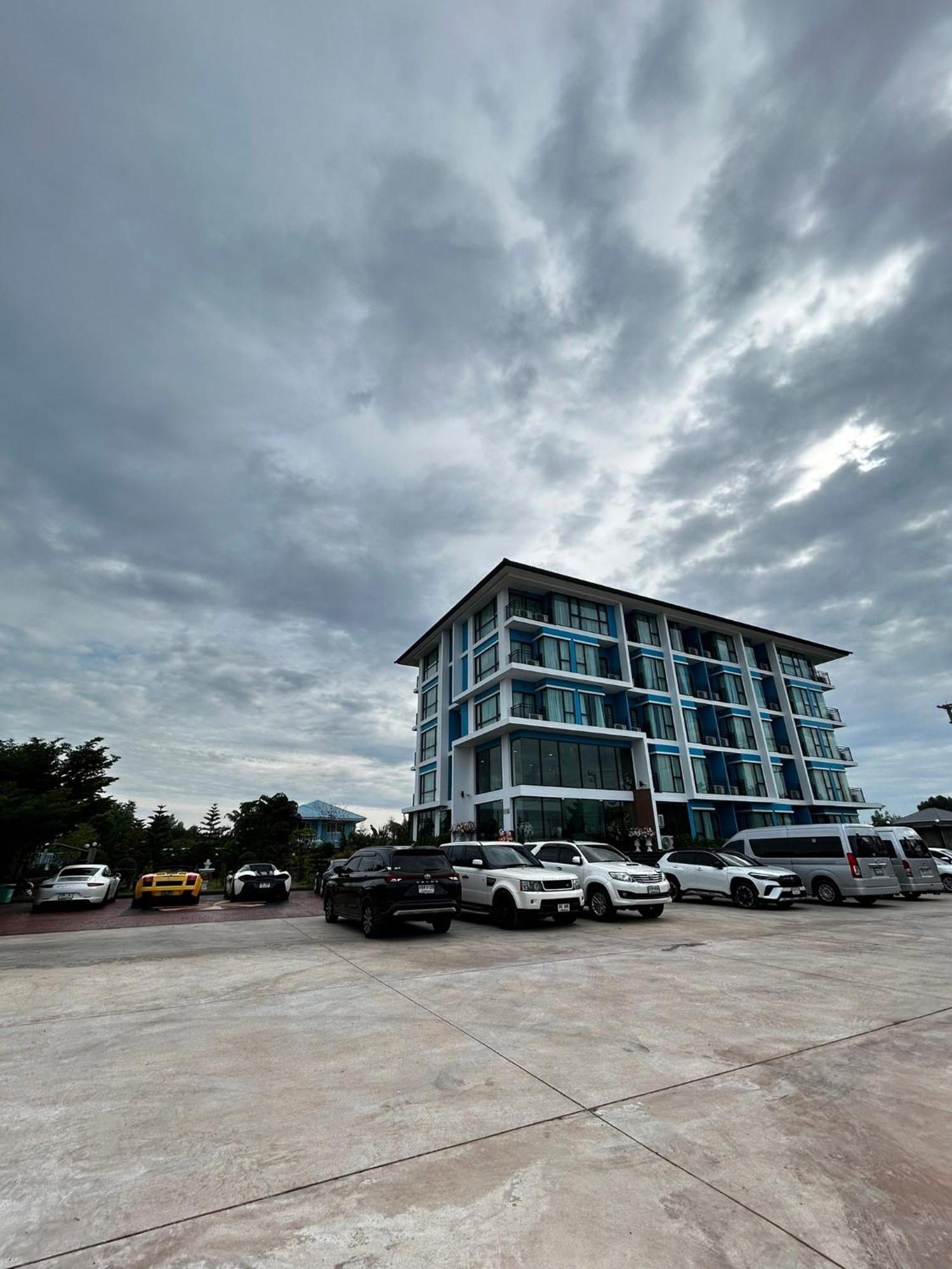 Arunsakhon Luxury Condo Samut Sakhon Exterior photo